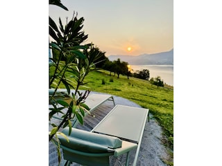 Sonnenliegen auf der Terrasse