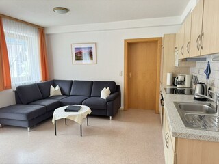 Wohnküche mit Couch