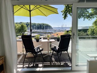 Der große Westbalkon mit Blick auf die Förde