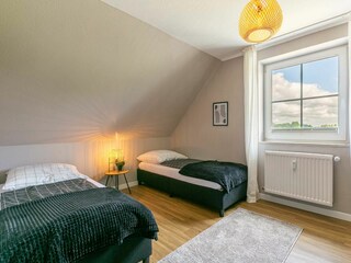 2. Schlafzimmer (OG)
