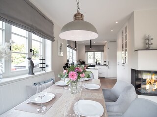 Essbereich/Küche/Kamin