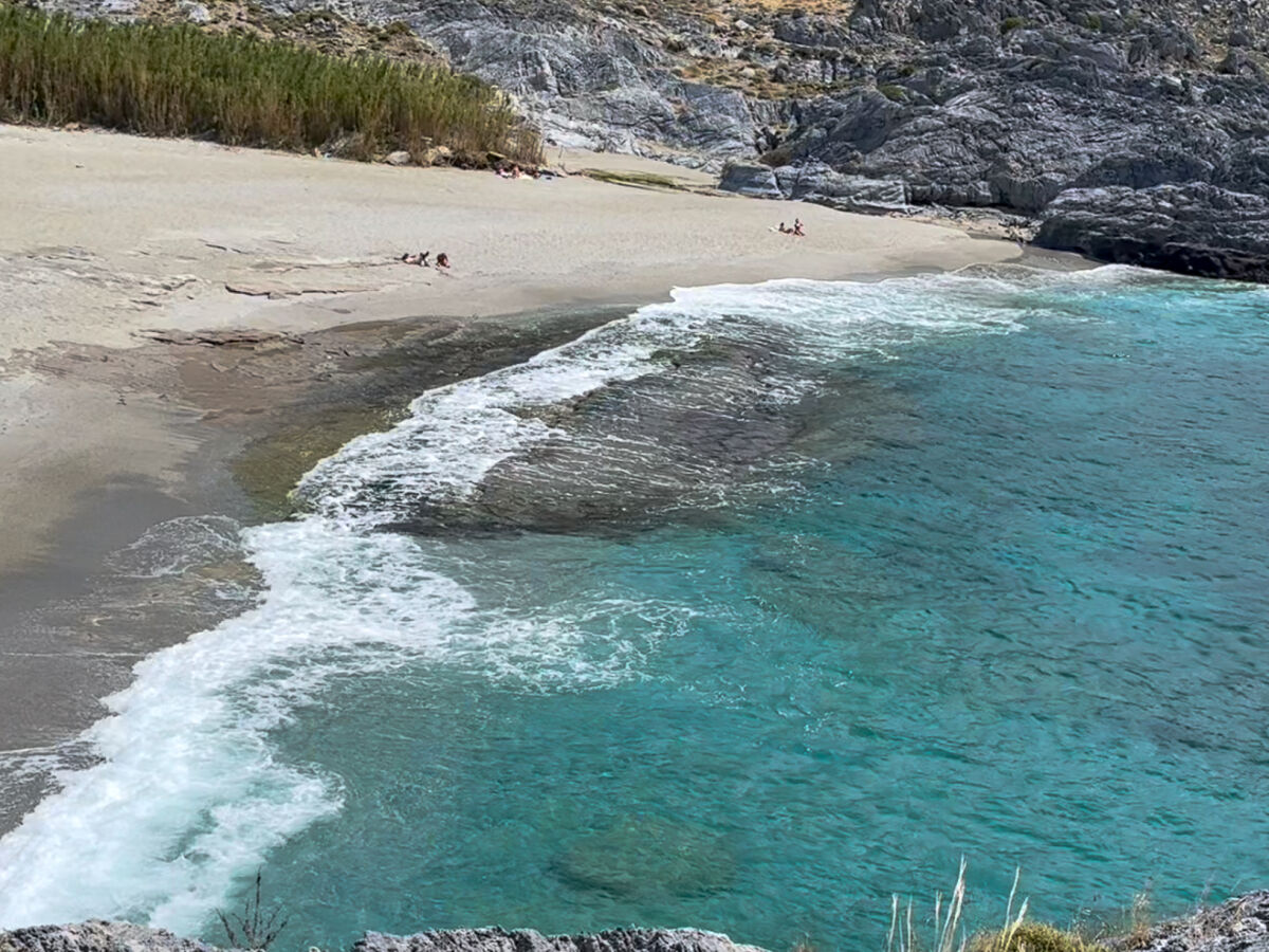 Felsenbucht Damnoni Strand