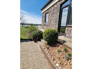 Garten mit Binnenseeblick