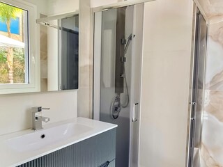 Badezimmer mit jeglichem Komfort