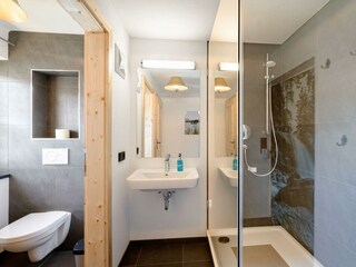 Chalet-Hochfilzen-Badezimmer-1-M