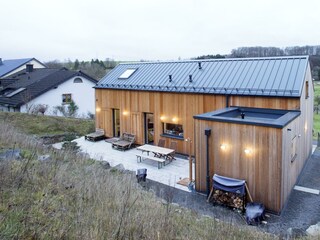 Rückansicht Haus Terrasse