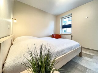 2. Schlafzimmer mit Doppelbett