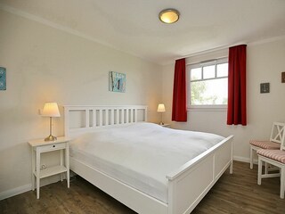 1. Schlafzimmer mit Doppelbett