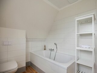 Badezimmer mit Badewanne