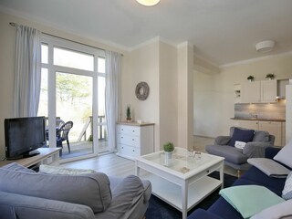 Wohnzimmer mit Blick zur Küche