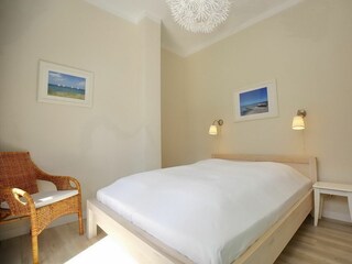 Schlafzimmer mit Doppelbett