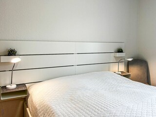 1. Schlafzimmer mit Doppelbett