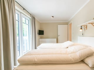 zweites Schlafzimmer mit TV