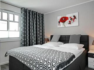 Schlafzimmer mit Doppelbett