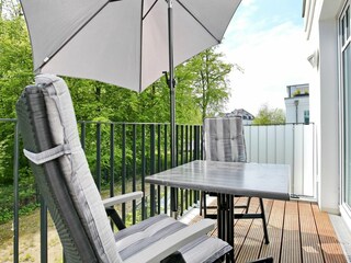 Balkon mit Gartenmöbeln