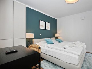 Schlafzimmer mit Boxspringbett