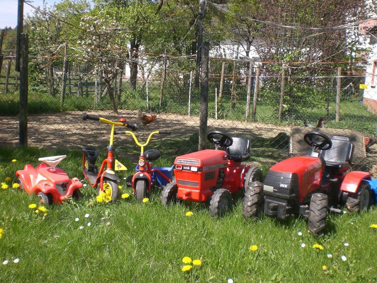 Fahrzeuge für große und kleine Kinder