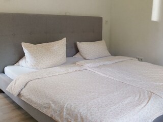 FeWo Hühn Schlafzimmer(c)TIBitMeS (5)