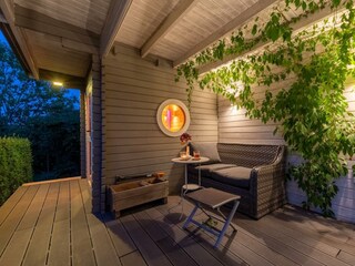 2025_07_16-19_Backhaus_Sauna_Exterior_Nacht_3