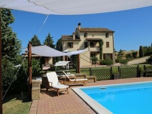 Ferienhaus Geräumiges Landhaus mit Swimmingpool - San Vittore - image1