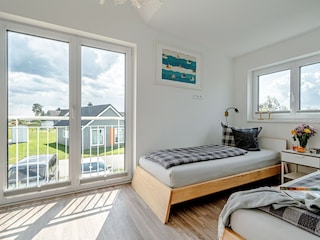 zweites Schlafzimmer mit Einzelbetten