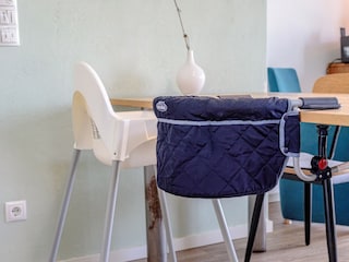 Kinderhochstuhl und Kinderreisebett im Ferienhaus An der Ostsee vorhanden