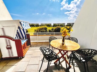 Terrasse mit Strandkorb