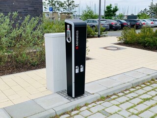 E-Ladesäule am Hafenmeistergebäude (100m entfernt)