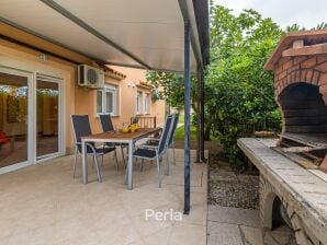 Ferienwohnung PINETA mit großer Terrasse mit Grill 150m vom Strand - Vinkuran - image1