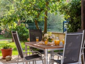 Ferienwohnung PINETA mit großer Terrasse mit Grill 150m vom Strand