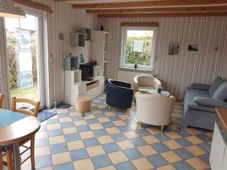 Großer, moderner Wohnraum