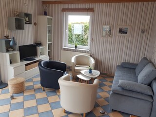 Große, bequeme Sitzecke mit neuem Sofa und 3 Sesseln