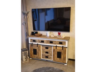 Großes Flatscreen-TV