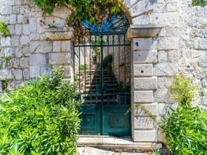 Apartments Casa Vanna - Three-Bedroom Apartment with Terrace and Sea View - Dubrovnik - image1