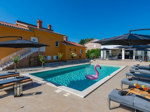 Casa de la piscina de Villa Noa