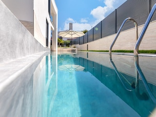 Villa Sarah mit beheiztem Pool