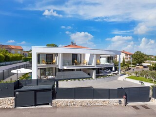 Villa Sarah mit beheiztem Pool
