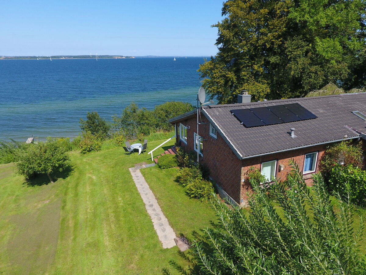 Hausansicht direkt an der Steilküste