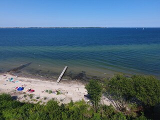 Blick auf den Badesteg am Strand von Dollerupholz