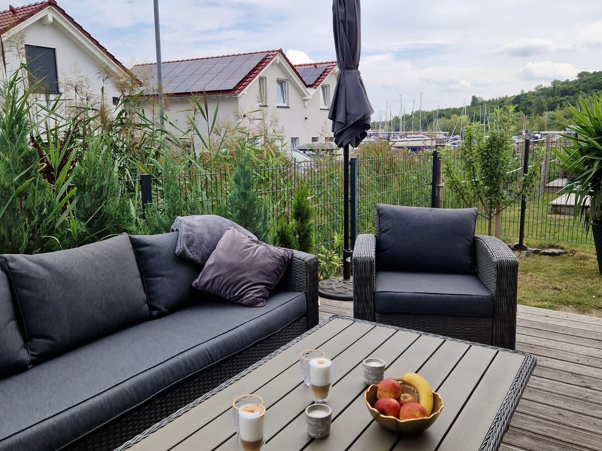 Terrasse mit Blick auf die Marina Mücheln