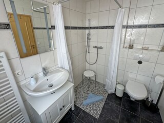 Badezimmer-Dusche
