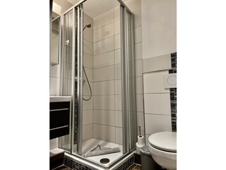 Bad mit Dusche & WC