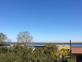 Panoramablick vom Wohnessbereich und Balkon