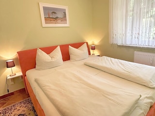 Schlafzimmer mit Doppelbett (Wäsche zubuchbar)