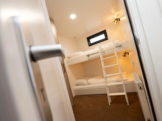 House boat Uitwellingerga Features 15