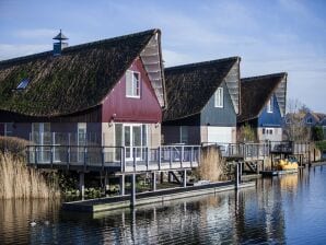 Waterfront villa with sauna on a holiday park - Makkum - image1