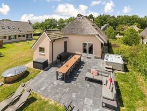 Vakantiehuis Smaakvolle rietgedekte boerderijwoning met welness - Vlagtwedde - image1