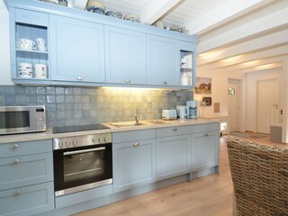 Küche mit Küchengeräten