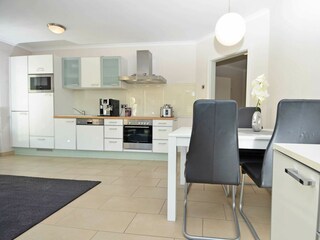 Wohnzimmer mit Küche