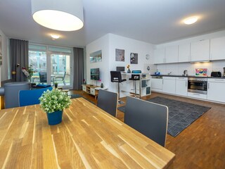 Wohnzimmer mit Küche